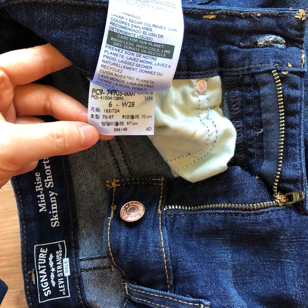 Levi’s Mid-rise Skinny Shorts Size 6 - Picture 3 of 11